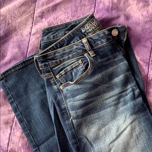 Medium wash American Eagle Skinny Jeans